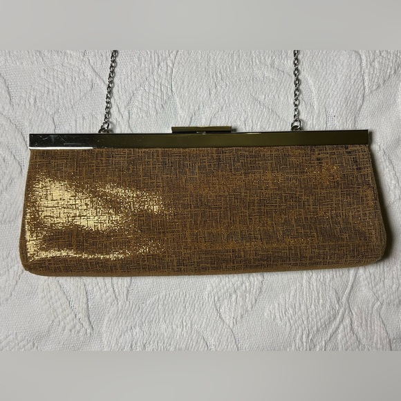 Calvin Klein Chic Gold Evening Clutch, with chain, snap closure, mirror included - Picture 8 of 9